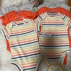 Brand new with price tag!Ready to be ship! Size  6-12 and 12-18 Months 💕